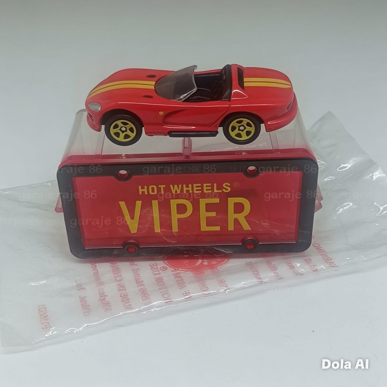 Hot Wheels Park 'N Plates – Dodge Viper RT/10